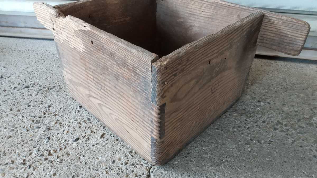 木箱 道具箱 レトロ アンティーク 昭和レトロ 木製 古道具 小物入れ 古民具 収納 橫、縦33cm高さ23.5cm_画像5