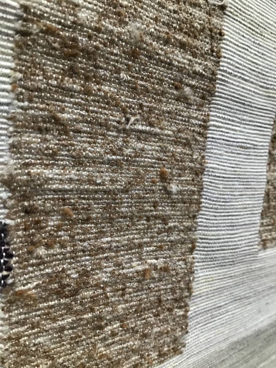 264　紬　柄中にゼンマイが織り込まれています 八寸帯　生地は多色入りの白系糸　　上質　美品　正絹_画像6