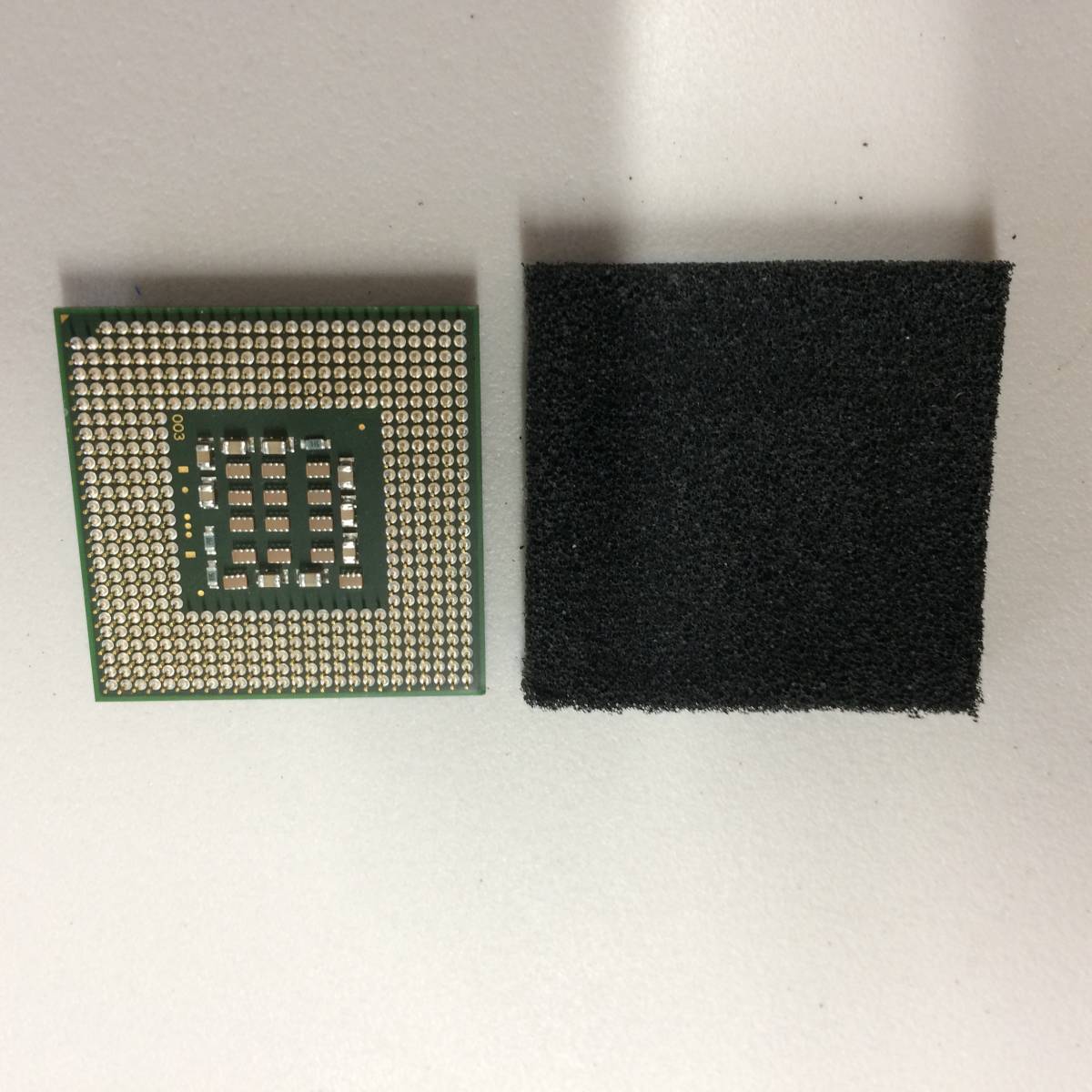 中古品 intel Pentium4 3GHz L2:1MB FSB:800MHz 現状品③_画像2