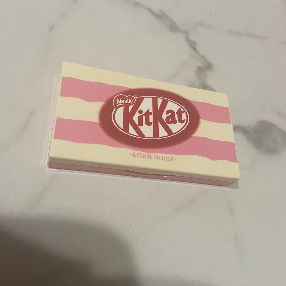 ETUDE HOUSE KitKat アイシャドウ プレイカラーアイズミニ ストロベリーティラミス