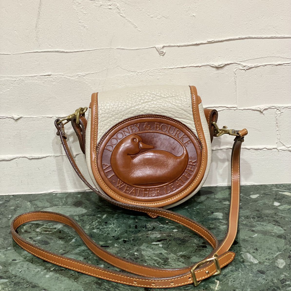 希少 DOONEY&BOURKE ショルダーバッグ ポシェット 多機能-