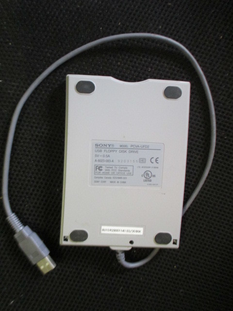 FDD SONY USBフロッピーディスクドライブ PCVA-UFD2 VAIO 外付け 中古 動作未確認 ジャンク（イ）_画像3