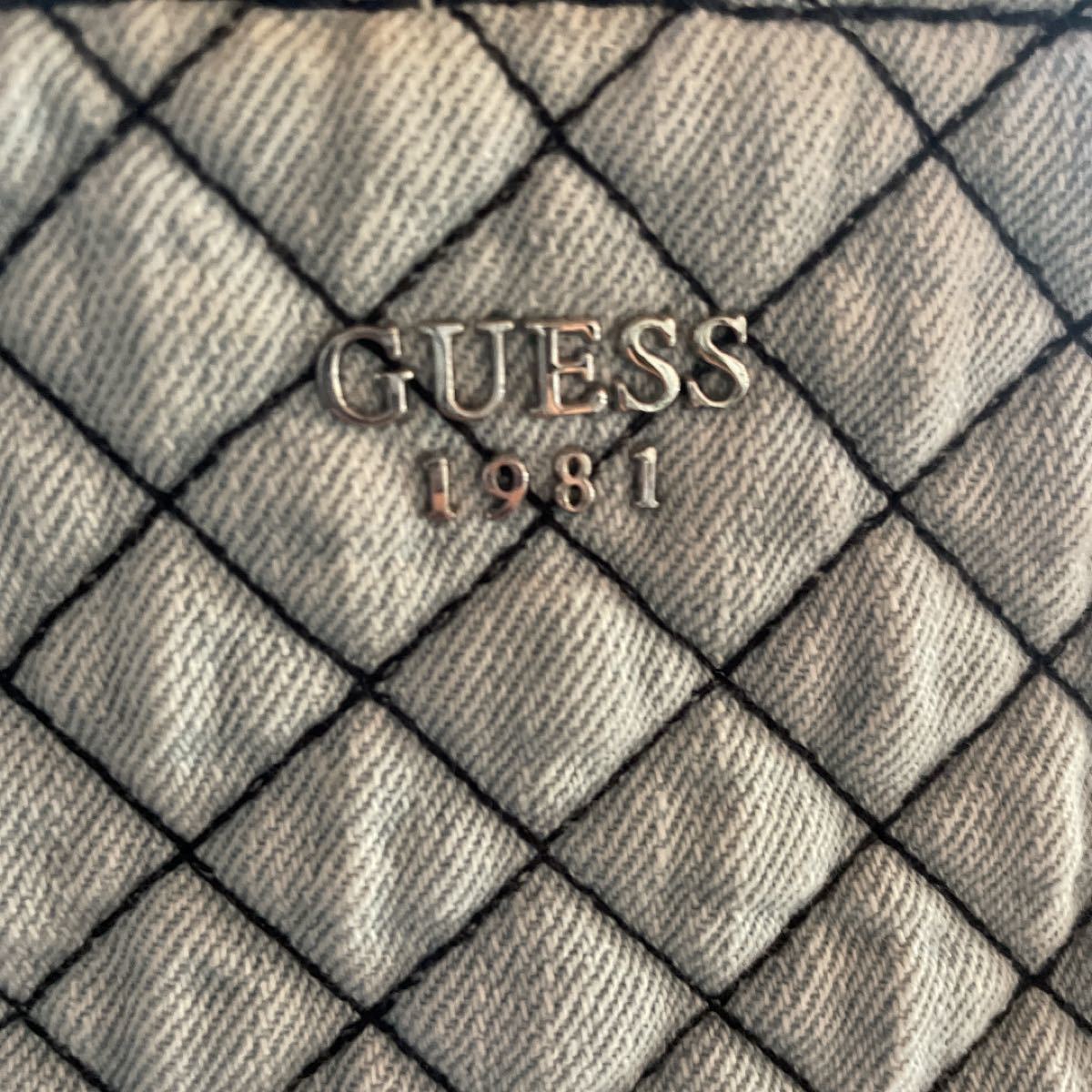 GUESS ゲス　トートバッグ　缶バッチ付　ショルダーバック