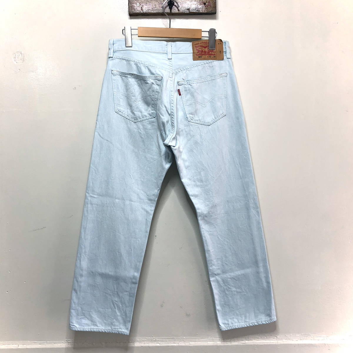 リーバイス 501 ストレート ジーンズ ライトオンスデニム 水色 カラーデニム デニムパンツ ジーパン W32 LEVIS アイスブルー 古着