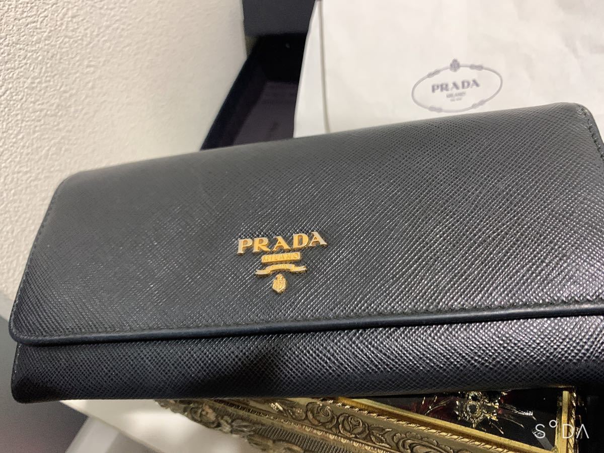 PRADA  プラダ　 長財布　 サフィアーノレザー