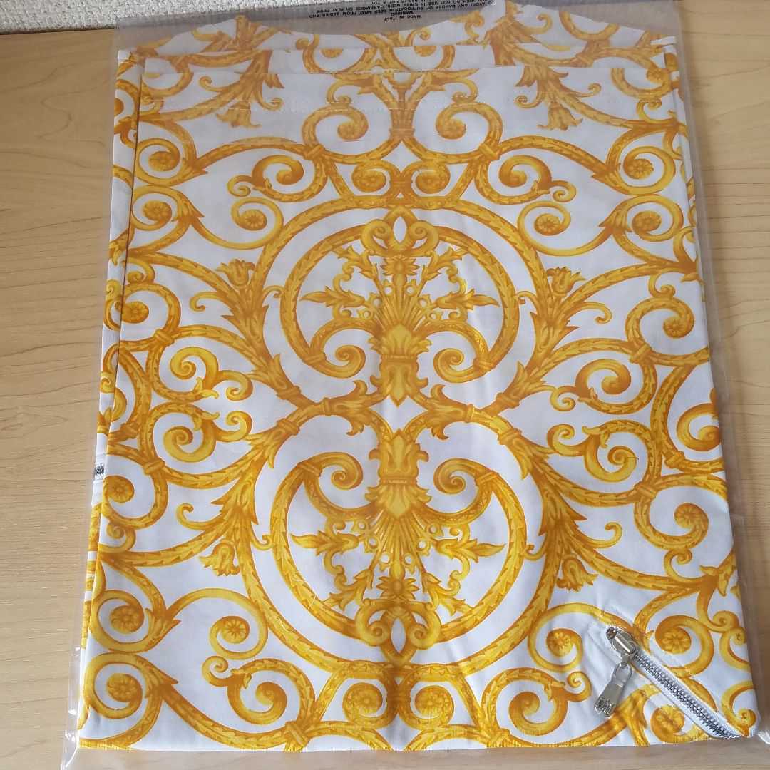 ヴァルサーチ VERSACE 新品未使用 バロック 総柄 Tシャツ