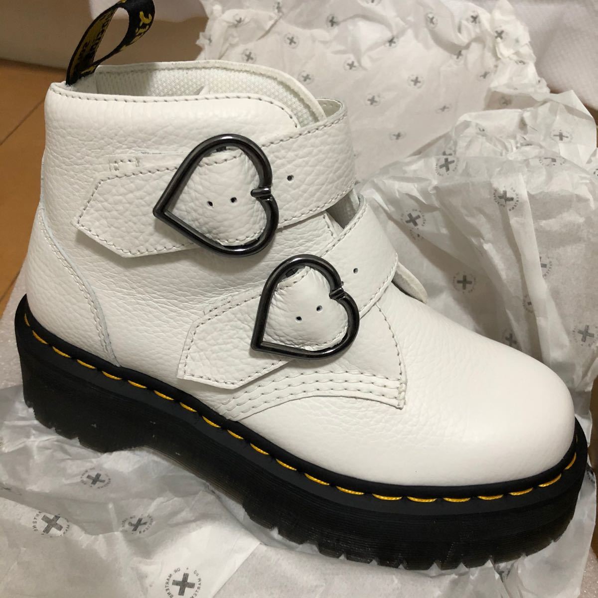 ドクターマーチン Dr.Martens DEVON HEART ハート ホワイト-