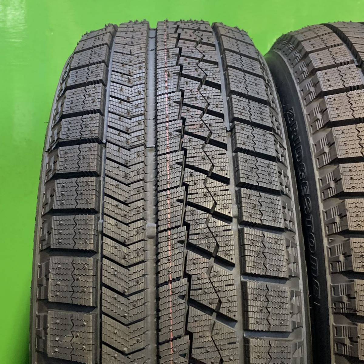 BS ☆新品☆ ブリザックVRX 215/60R17 96Q ブリヂストン スタッドレス 4本 set レクサスUX アルファード ヴェルファイア CR-V 等（A 110）_画像2