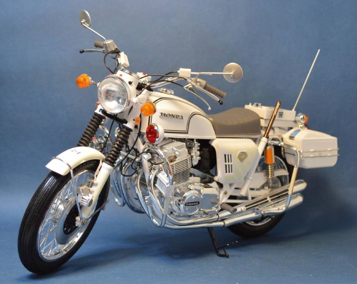 タミヤ1/6プラモデルCB750白バイ完成品-