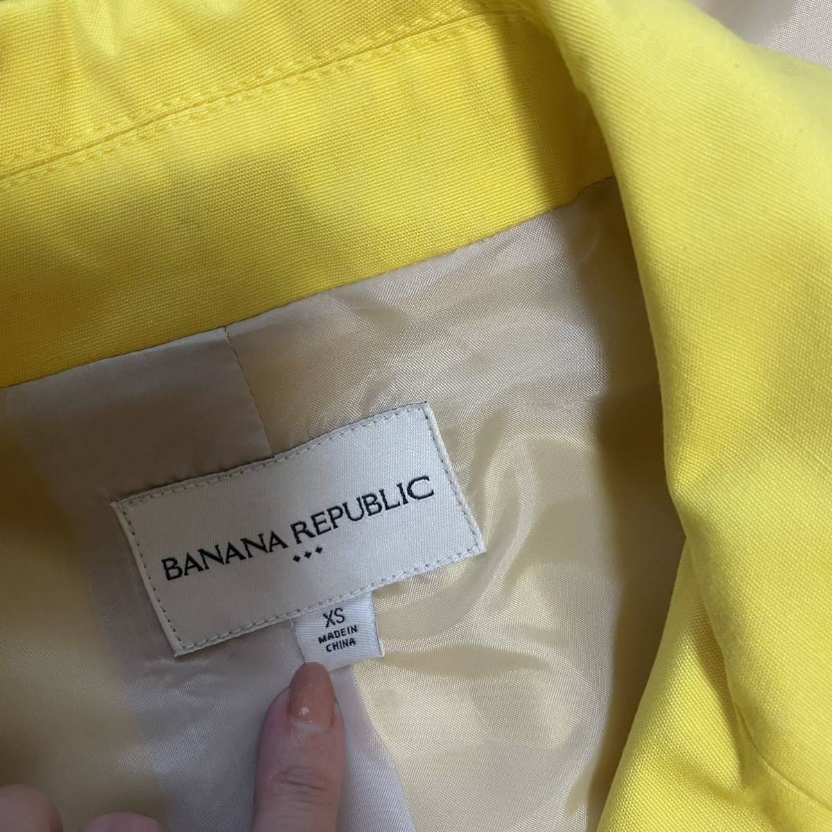  have on 1 times Banana Republic trench coat to wrench short coat yellow spring coat yellow color spring 
