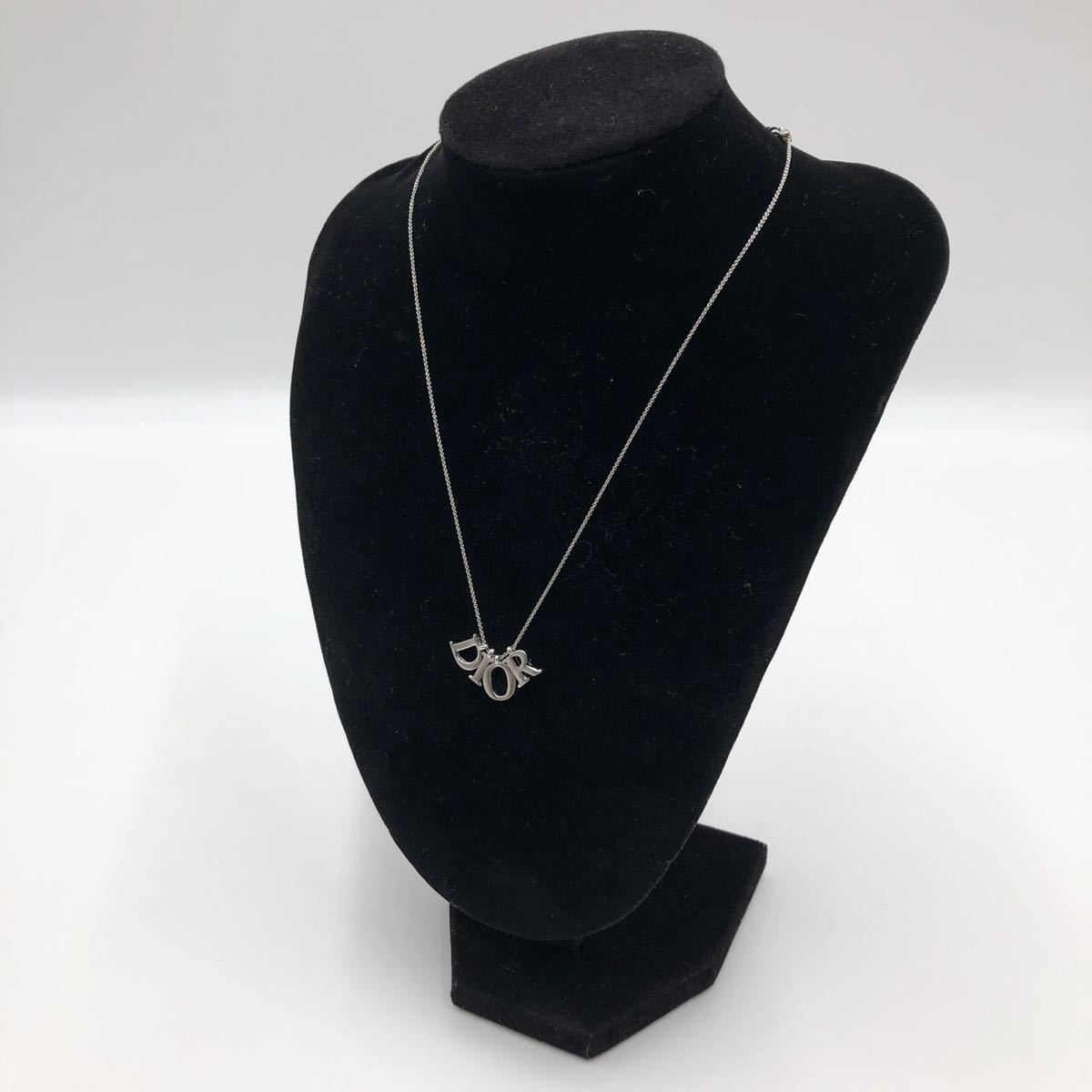 【あすつく】 クリスチャンディオール ヴィンテージ ネックレス LOGO シルバーカラー AC09054S ネックレス(トップつき) 【あすつく】 クリスチャンディオール ヴィンテージ ネックレス LOGO シルバーカラー AC09054S ネックレス(トップつき)