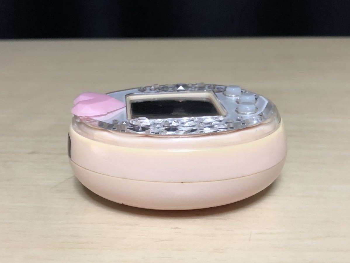 たまごっち tamagotchi たまごっちピース バンダイ BANDAI 白色 たまごっち tamagotchi たまごっちピース バンダイ BANDAI 白色