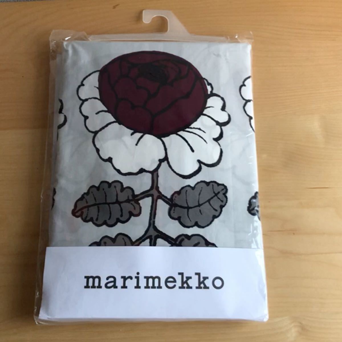 マリメッコ Marimekko Maalaisruusu リネンデュべカバーセット マリメッコ Marimekko Maalaisruusu リネンデュべカバーセット