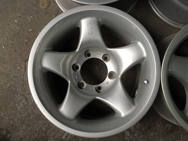 未使用社外アルミ BRIDGESTONE NR595ブリヂストン 16インチ 8J -0 6H139.7 LAND CRUISERランクル PRADOプラドサファリ HILUXサーフパジェロ_画像3