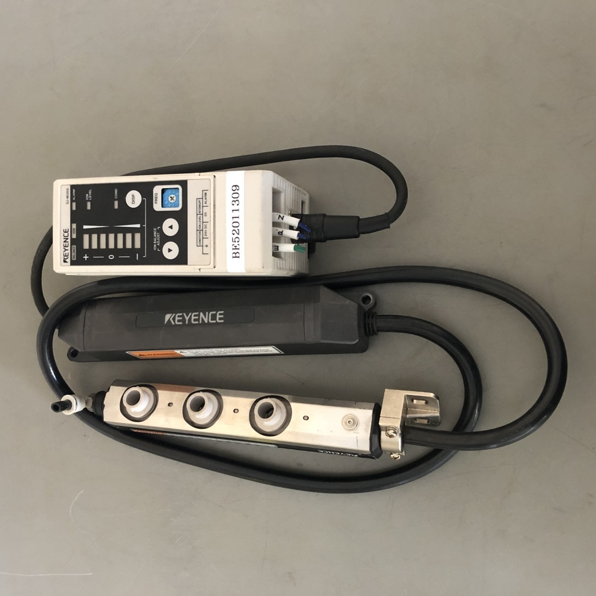 KEYENCE 高性能マイクロ除電器 SJ-M300 SJ-M030 KEYENCE 高性能マイクロ除電器 SJ-M300 SJ-M030