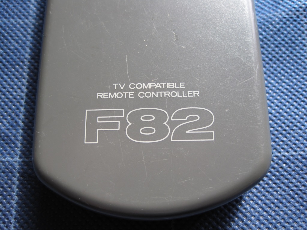 三菱のVHSビデオHV-F82のリモコンです_画像2
