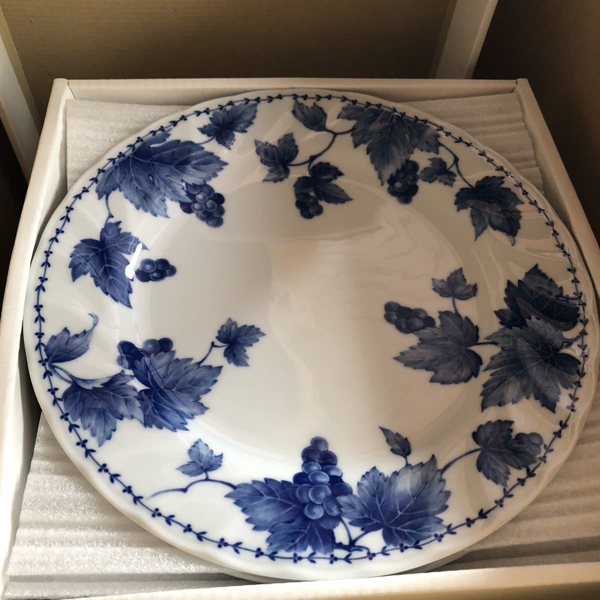 未使用新品　5枚セット　Belle Plat Table Ware Collection JAPAN ロイヤルバッカス　9吋ミートセット　平皿　葡萄柄　ブドウ_画像1