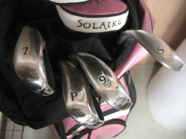 可愛いピンク色 callaway SOLAIRE レディースゴルフセット ソレイユ 