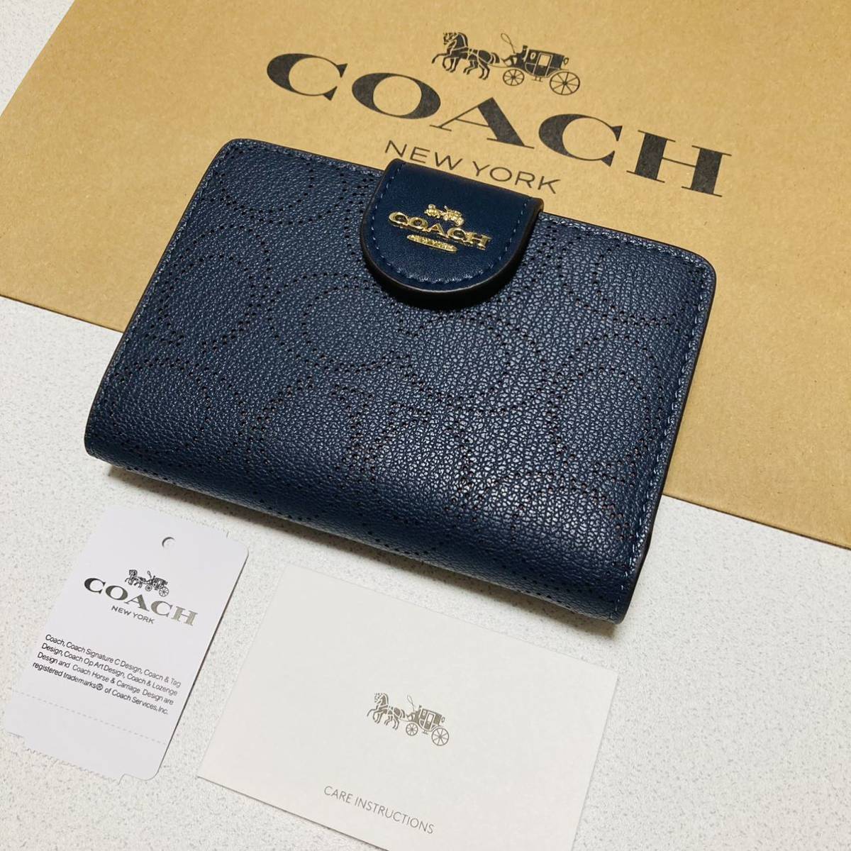 COACH 二つ折り財布　 ミッドナイト パフォレイテッド　新品未使用品