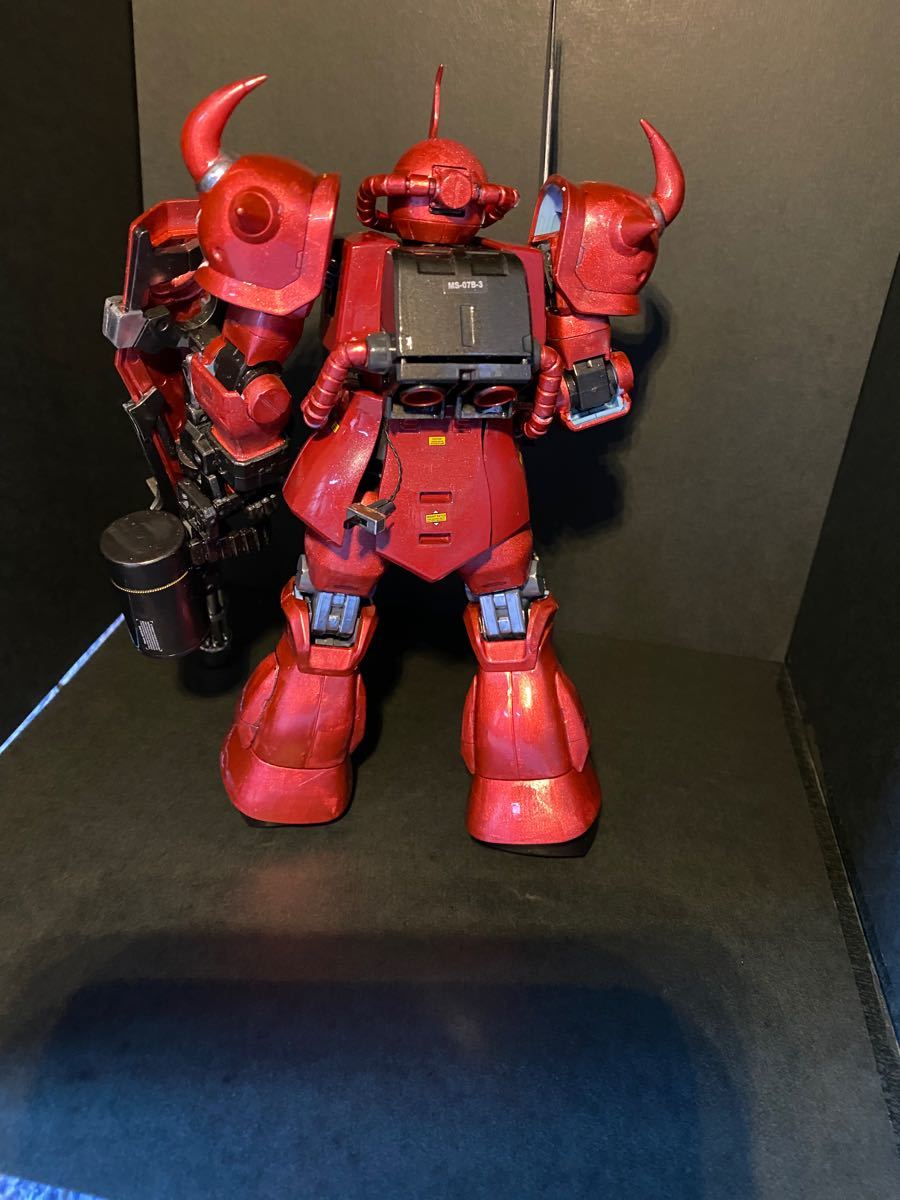 mgグフ・カスタム シャア専用 完成品 塗装済み ガンプラ一部メッキ塗装モノアイLEDライト胸部に電池埋め込み済み