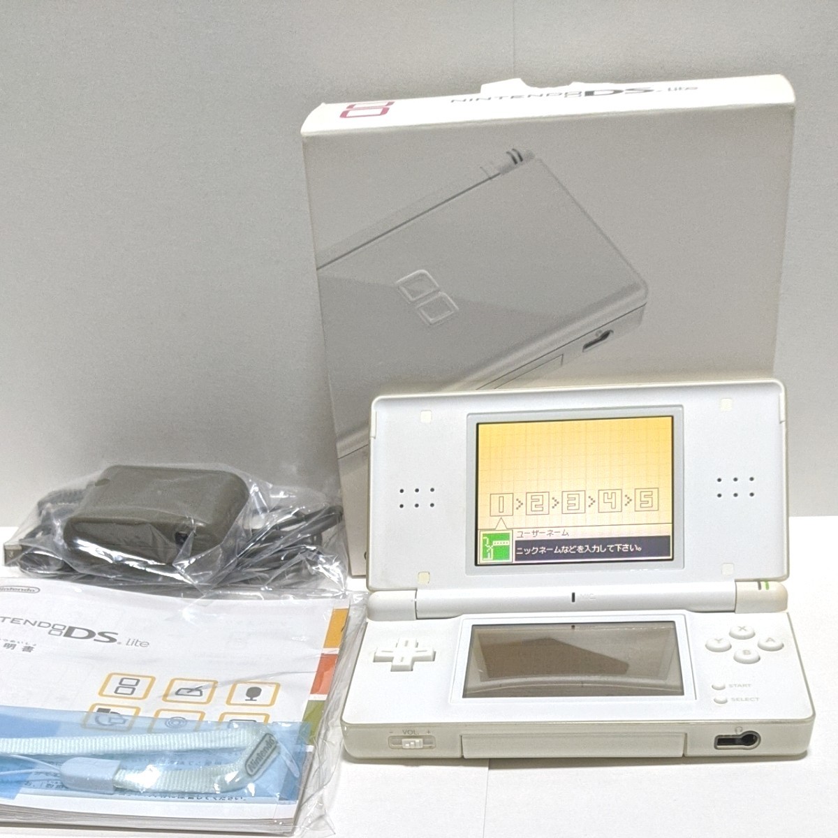 ニンテンドーDS Lite クリスタルホワイト★箱付き★良可動品★おまけ付★