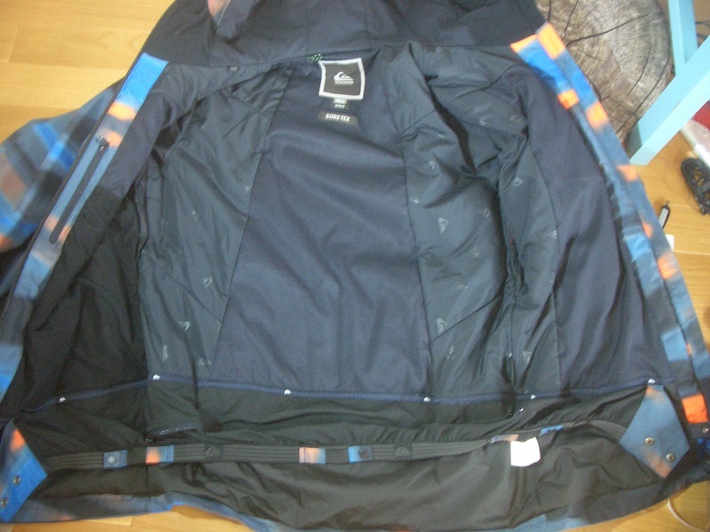 送料込 美USED QUIKSILVER クイックシルバー サイズM GORE-TEX 送料込 美USED QUIKSILVER クイックシルバー サイズM GORE-TEX