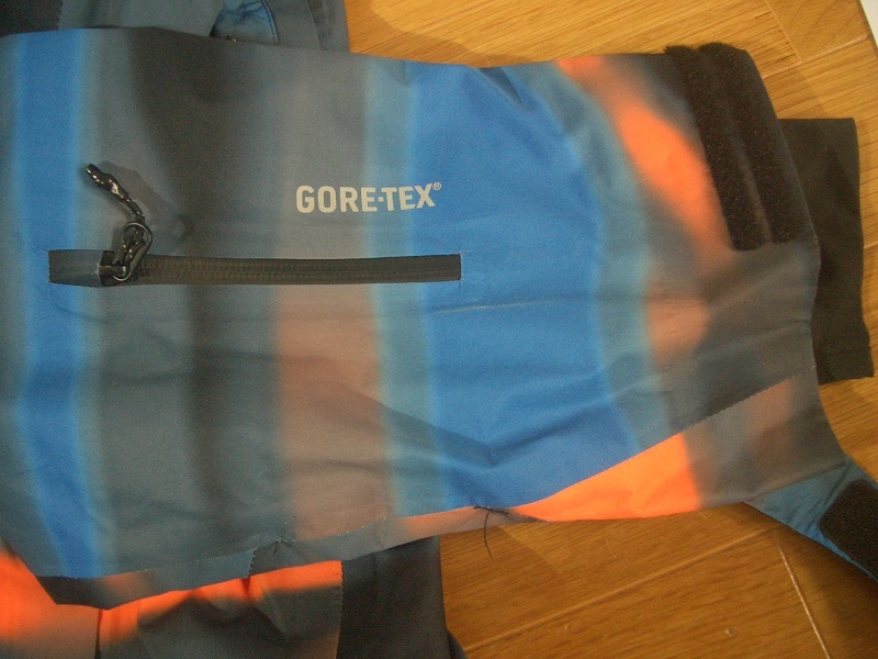 送料込 美USED QUIKSILVER クイックシルバー サイズM GORE-TEX ゴアテックス 防水 送料無料_画像8