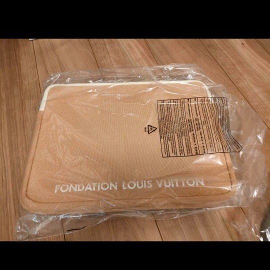 Fondation Louis Vuitton PCケース13インチ(キャメル) フォンダ