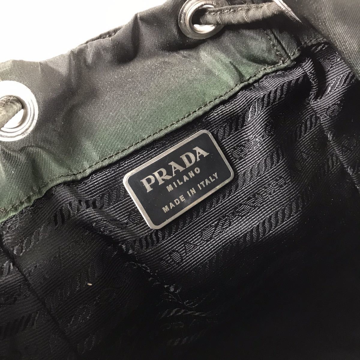 印象のデザイン 三角ロゴプレート リュック PRADA 【プラダ】本物