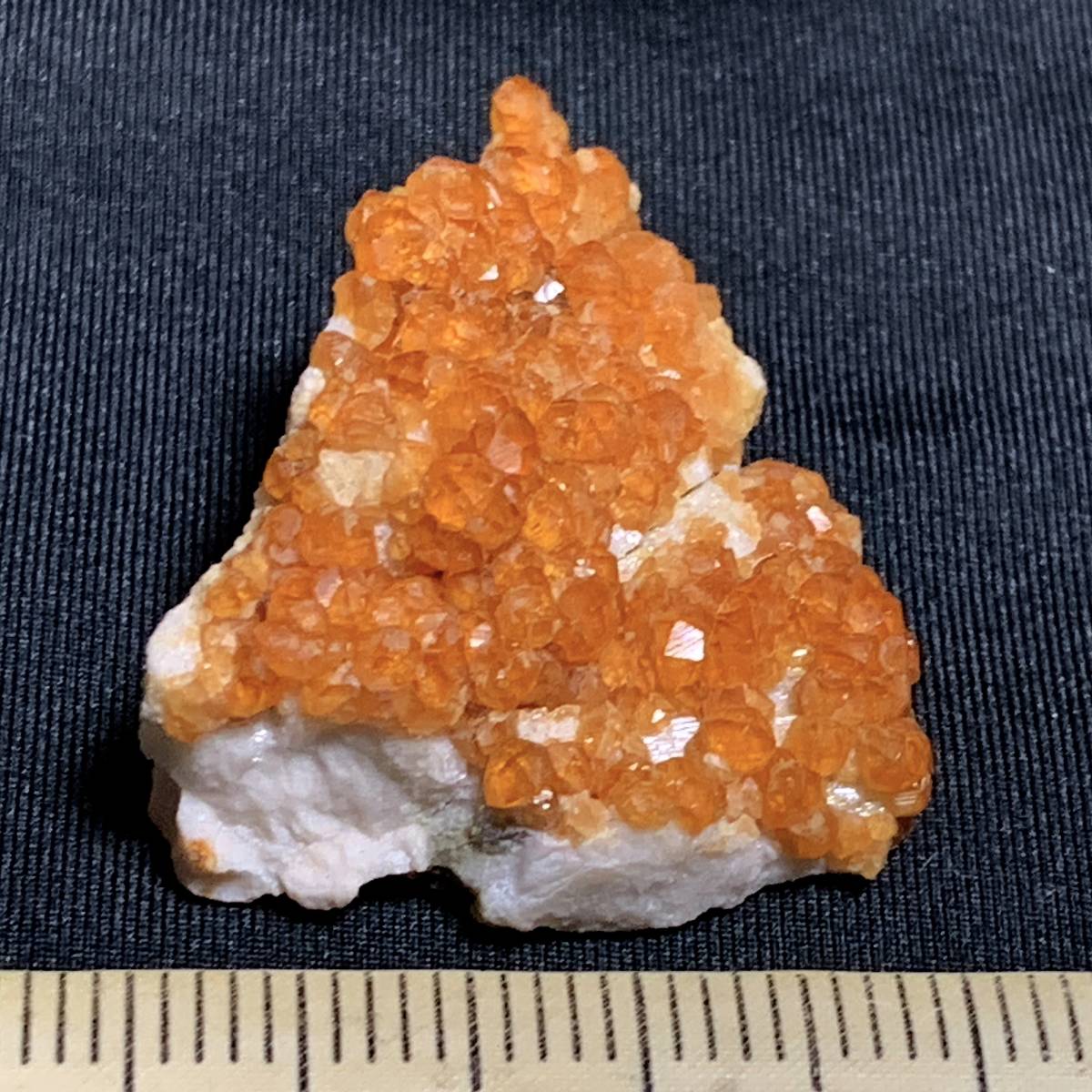 満礬柘榴石　スペッサルティン（spessartine）・9g（中国産鉱物標本）_画像5