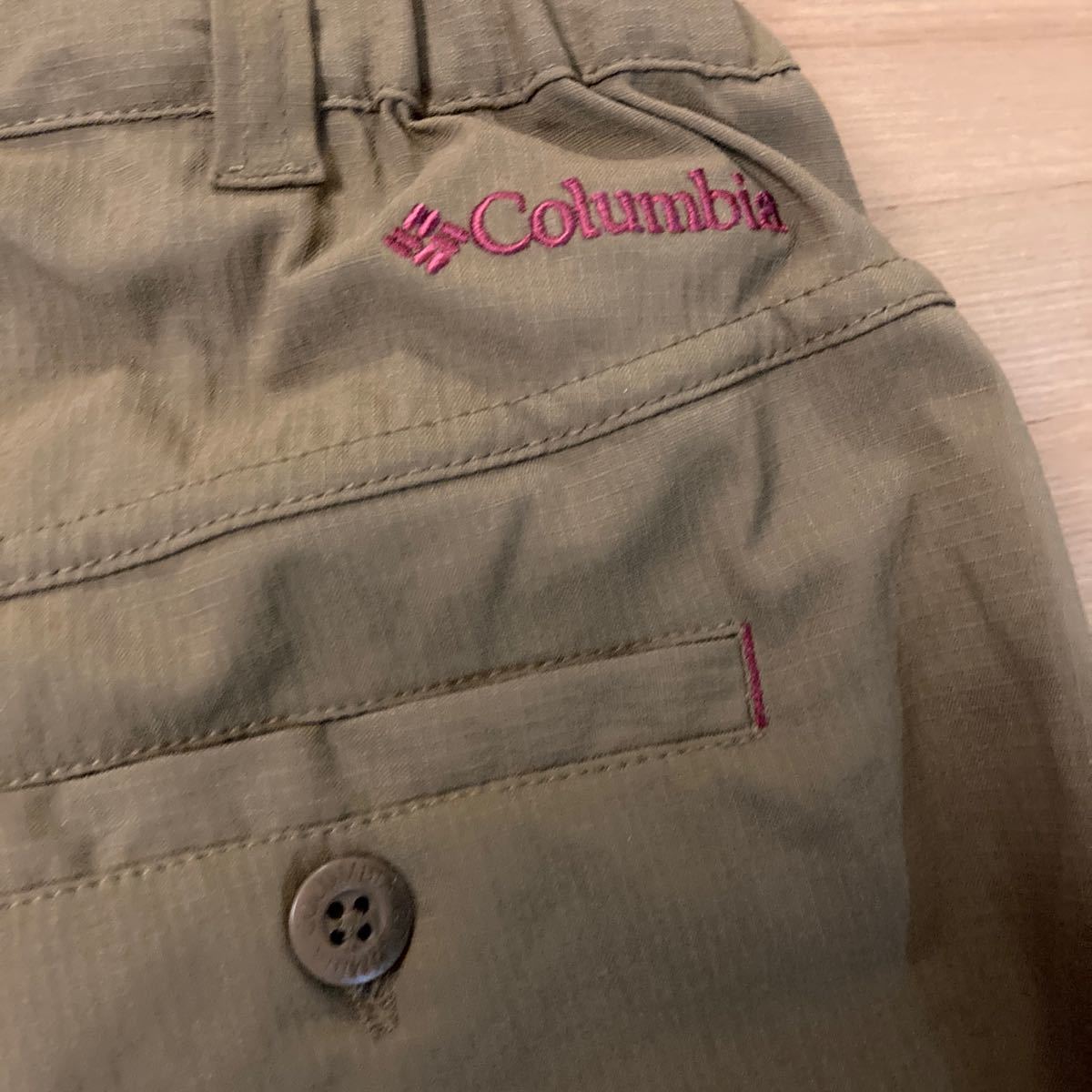 【最終値下げ】Columbia コロンビア　膝下パンツ ハーフパンツ　アウトドア　キャンプ　登山　ハイキング