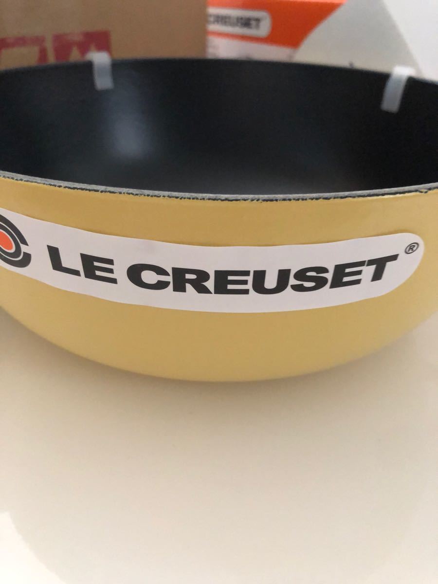 ル・クルーゼ マルミット LE CREUSET 22cm スターレリーフ　ミモザ　