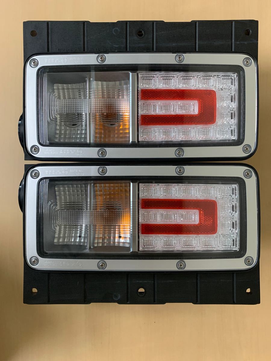 日野 純正 LED テールランプ 新車外し 左右一台分 KOITO 220 日野 純正 LED テールランプ 新車外し 左右一台分 KOITO 220