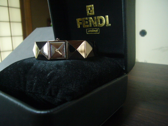 ☆激レア☆FENDI☆スクエアブレスレットタイプ腕時計☆フェンディ