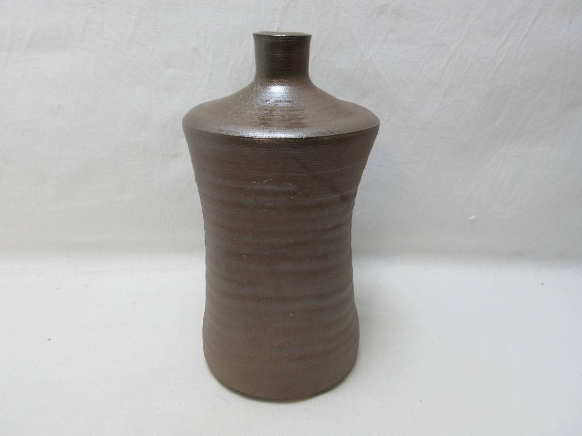 G09338 [ чайная посуда Kirishima ваза небо . река . ручной работы . печать вместе коробка ] осмотр ). инструмент чай . камень ваза для цветов цветок сырой . цветок .. керамика . предмет .... ваза для цветов один колесо .ⅱ