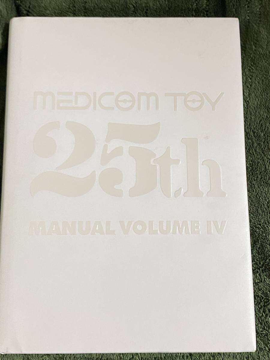 【2022福袋】 MEDICOM TOY 25th MANUAL VOLUME IV / MEDICOM TOY 25th MANUAL VOLUME IV English edition メディコム・トイ その他