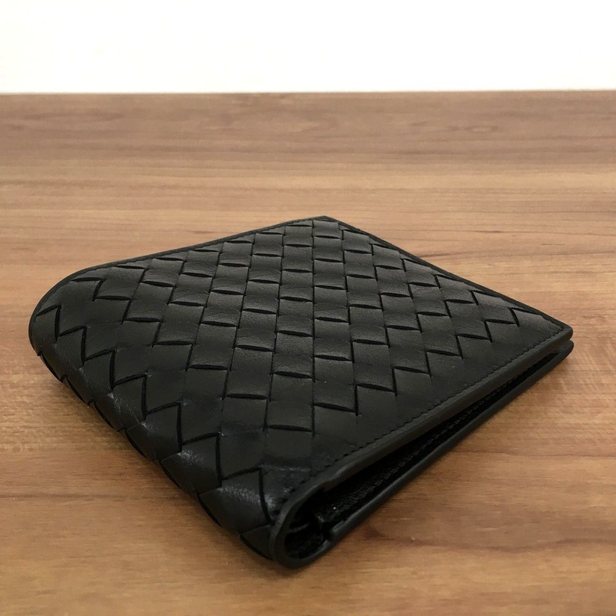 ☆送料無料☆ 未使用品 BOTTEGA VENETA 二つ折り札入れ 総イントレ