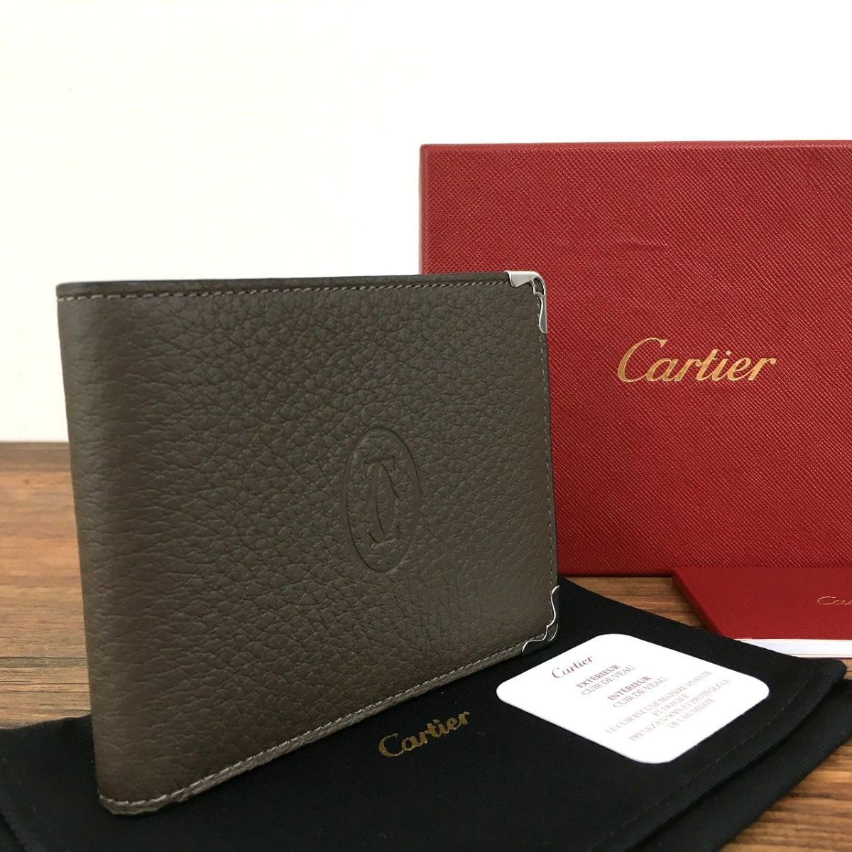 ☆送料無料☆ 未使用品 Cartier 二つ折り札入れ カーキ レザー
