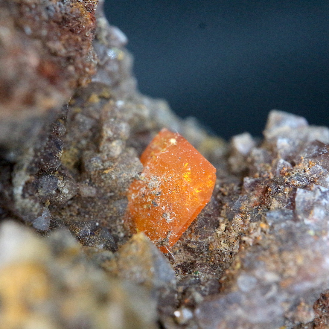 PayPayフリマ｜モリブデン鉛鉱 43g ウェルフェナイト WF042 天然石 鉱物 標本 原石 パワーストーン