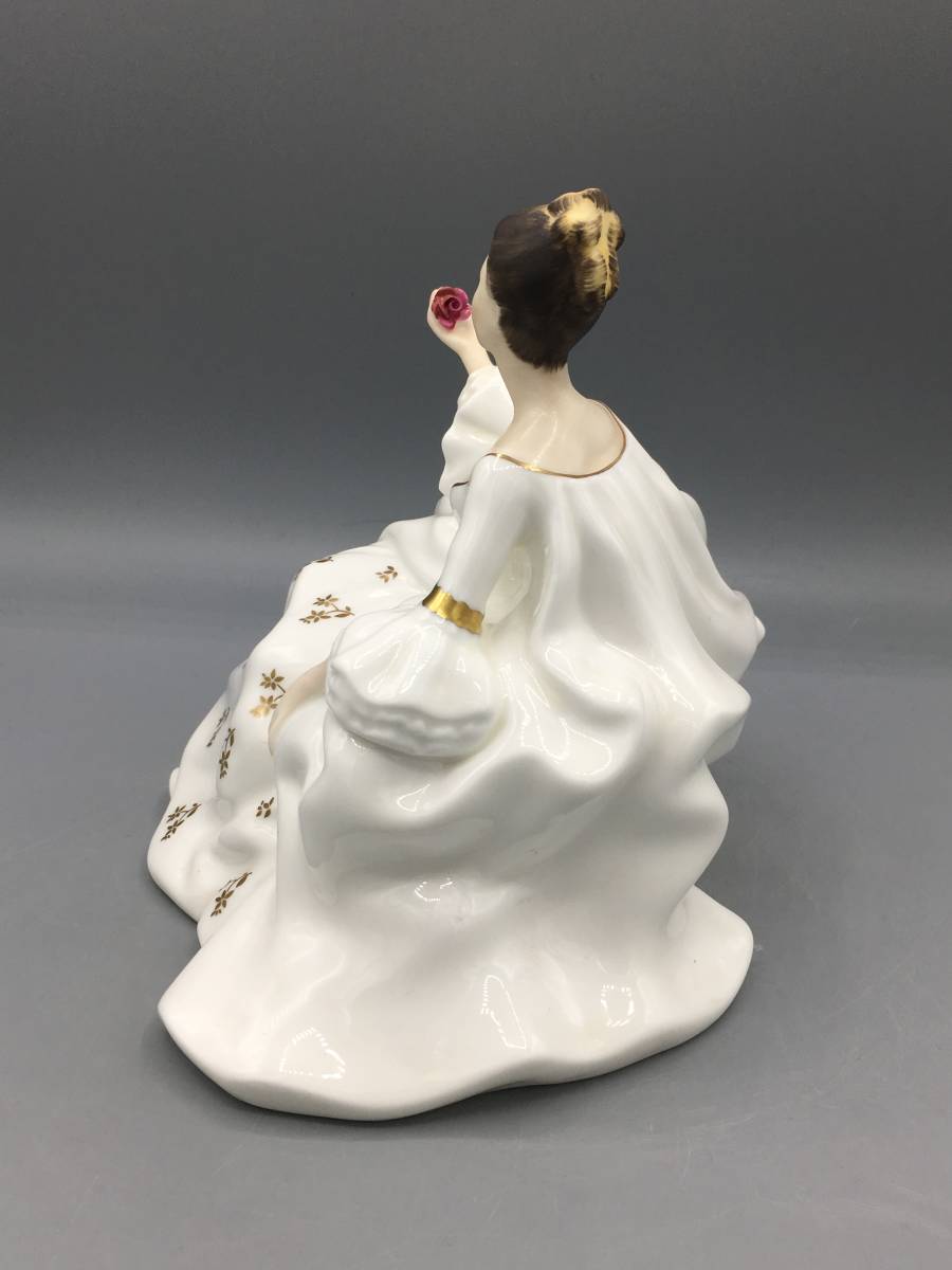 独特な店 ロイヤルドルトン 陶器 フィギュリン 置物 陶器人形 婦人 