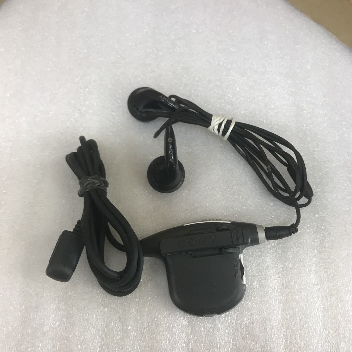 X791/SONY リモコン RM-DM28EL イヤホン MDR-ED136 適応機種不明 動作未確認 - オーディオ機器