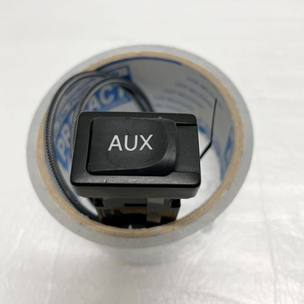 ワンオフ NHP10系 アクア 前期~後期対応純正オプション AUX接続 ワンオフ NHP10系 アクア 前期~後期対応純正オプション AUX接続