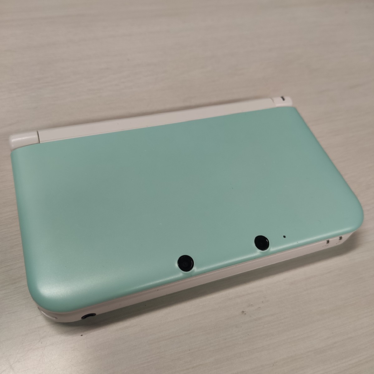 ニンテンドー3DS LL ミント×ホワイト　本体　ソフト　充電器セット