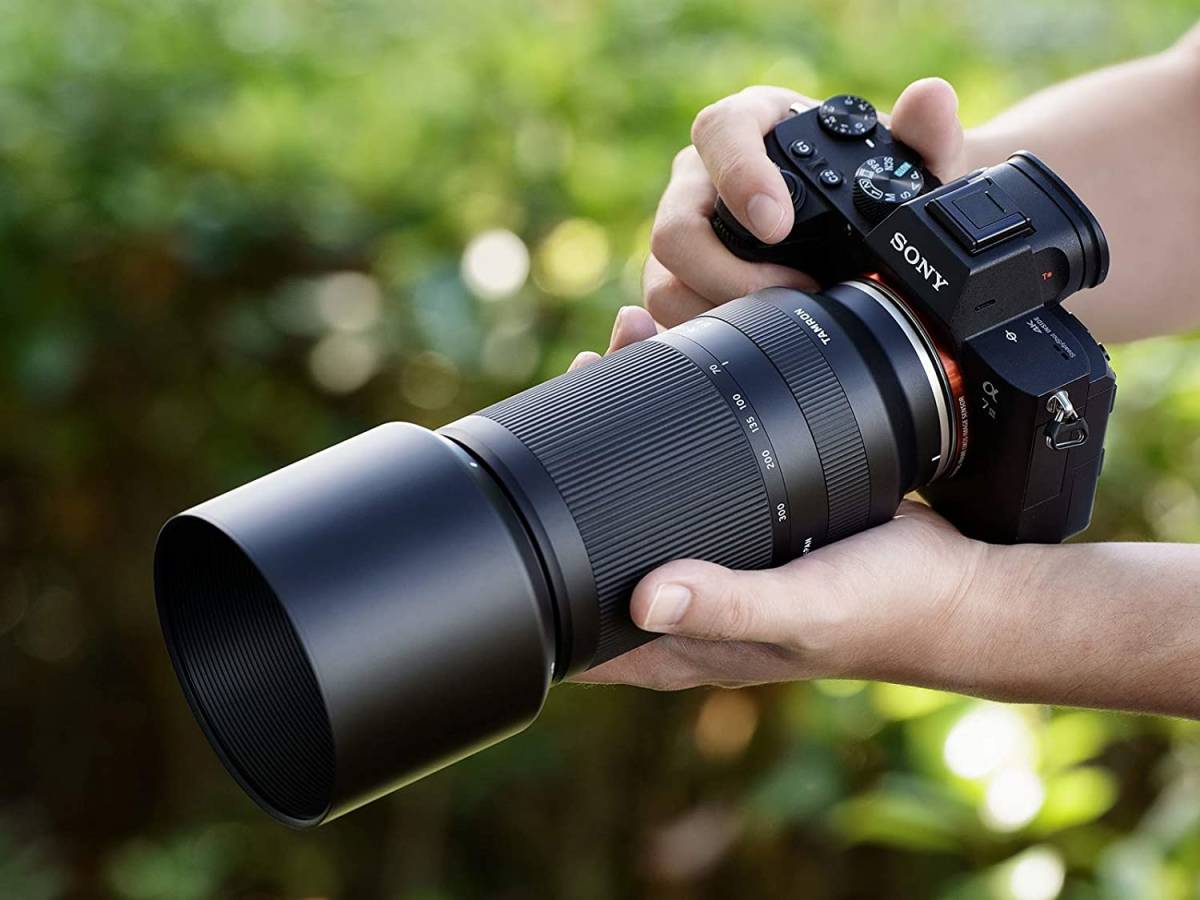 世界最小 最軽量 望遠ズームレンズ ミラーレス専用設計 70-300mm F/4.5