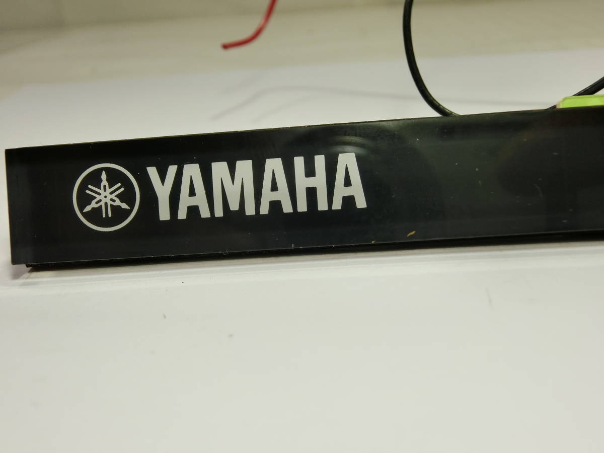 rエン281 送料230円 YAMAHA P-700 付属 エンブレム 動作未確認 ヤマハ レコード プレーヤー 部品 ジャンク出品_画像2