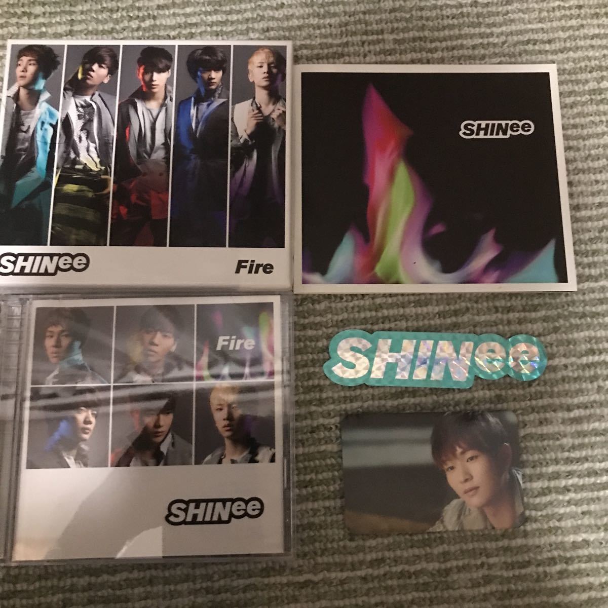 SHINee FIRE CD DVD ステッカー　トレカ　オニュ　即決_画像1