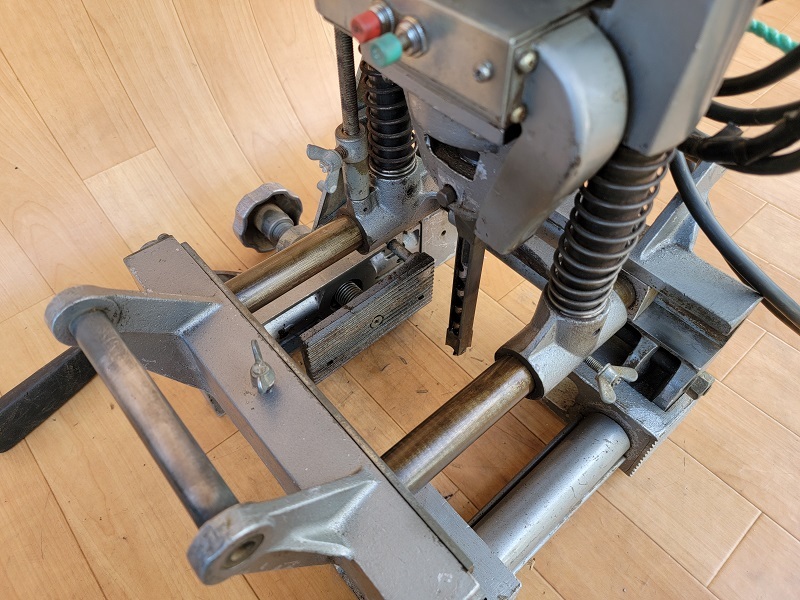 makita 手動カクノミ モデル 7301 み 100V 木工 穴あけ マキタ 電気角 ...