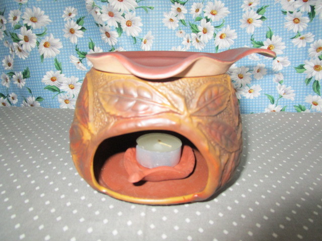 A Tokoname .[ tea censer * tree. leaf pattern instructions attaching ~ height approximately 10cm]~ box attaching aroma therapy also how??