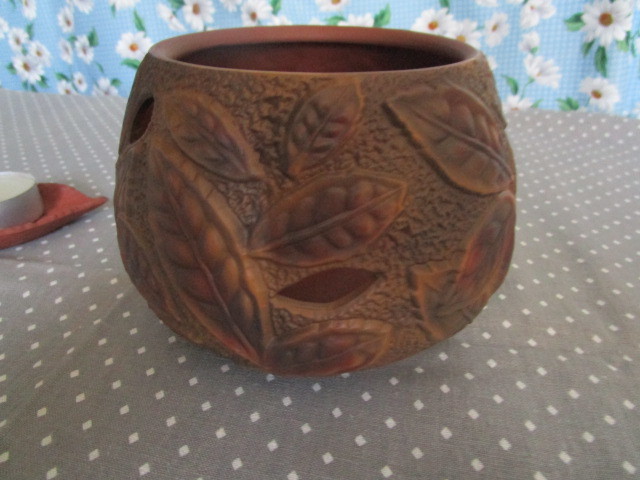 A Tokoname .[ tea censer * tree. leaf pattern instructions attaching ~ height approximately 10cm]~ box attaching aroma therapy also how??