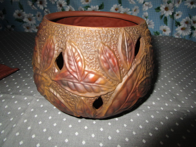 A Tokoname .[ tea censer * tree. leaf pattern instructions attaching ~ height approximately 10cm]~ box attaching aroma therapy also how??